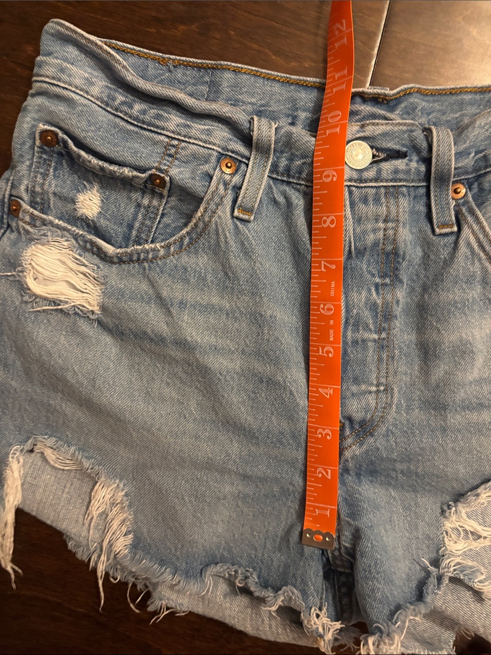 💙LEVI’S 501 Ripped Jean Shorts - Picture 6 of 7